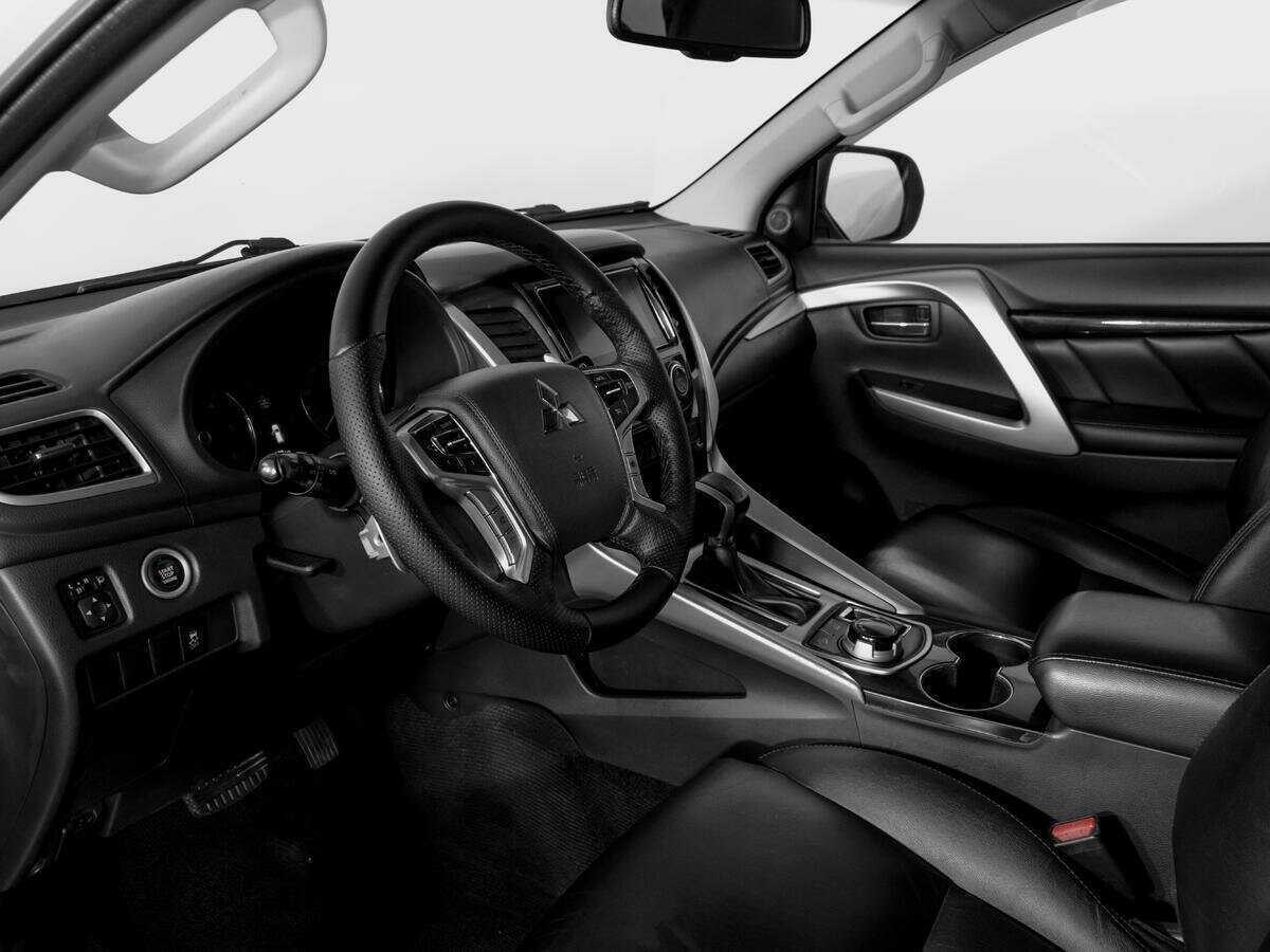 Купить Mitsubishi Pajero Sport с пробегом. Фото: #15