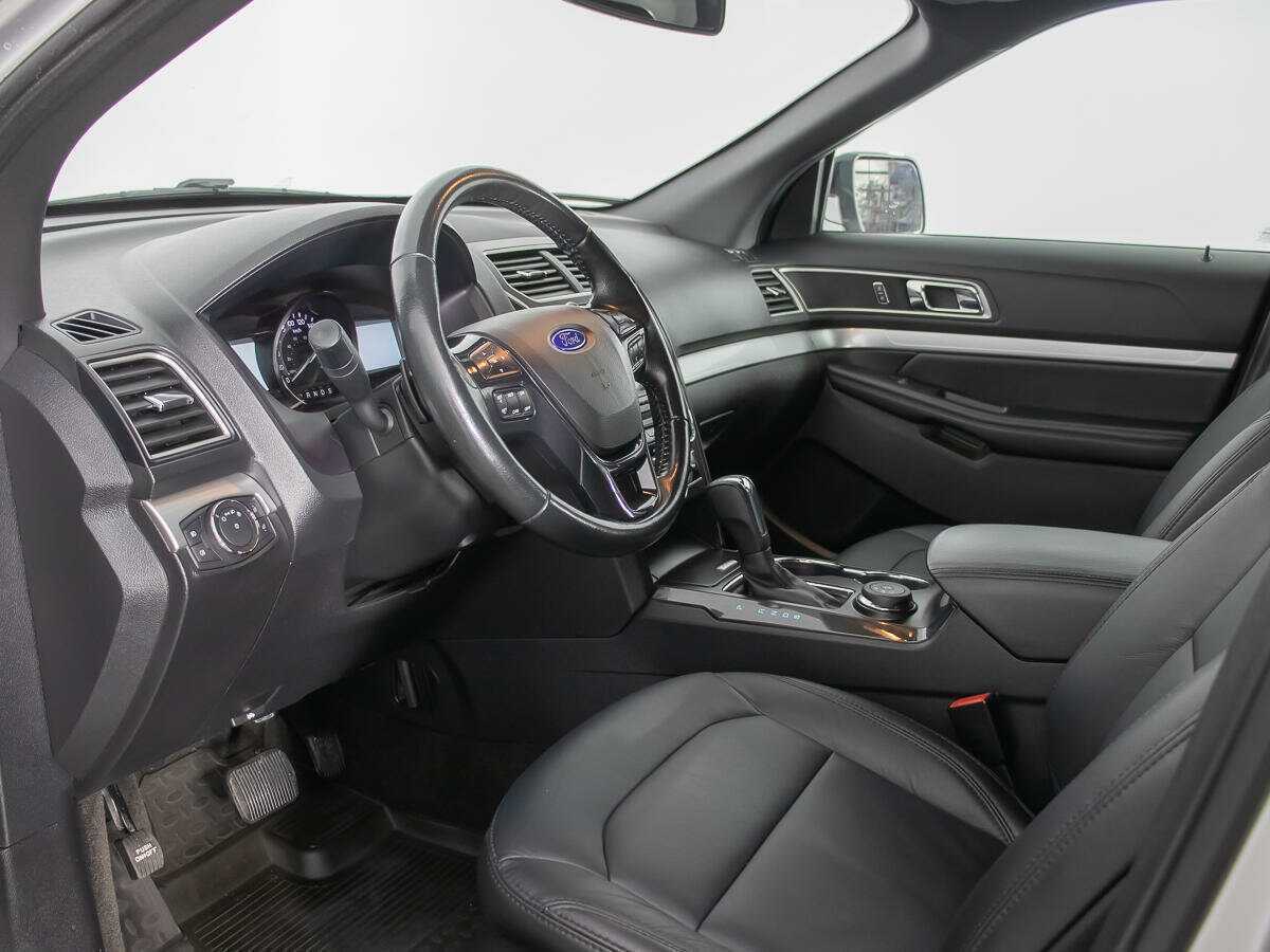 Купить Ford Explorer с пробегом. Фото: #11