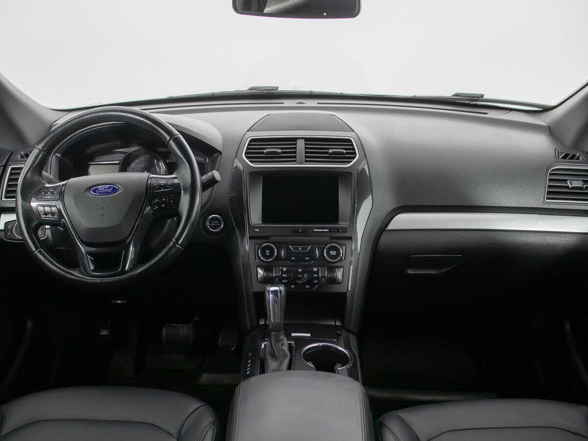 Купить Ford Explorer с пробегом. Фото: #16