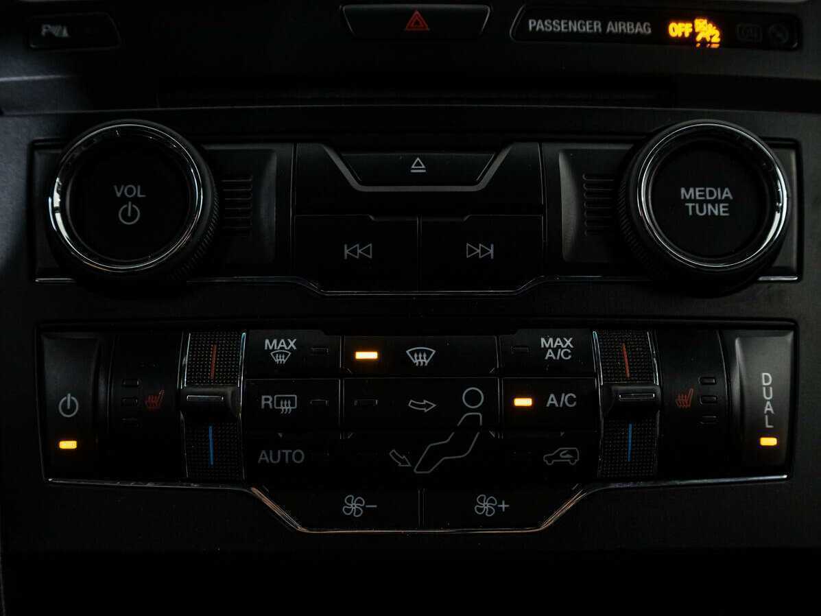 Купить Ford Explorer с пробегом. Фото: #12