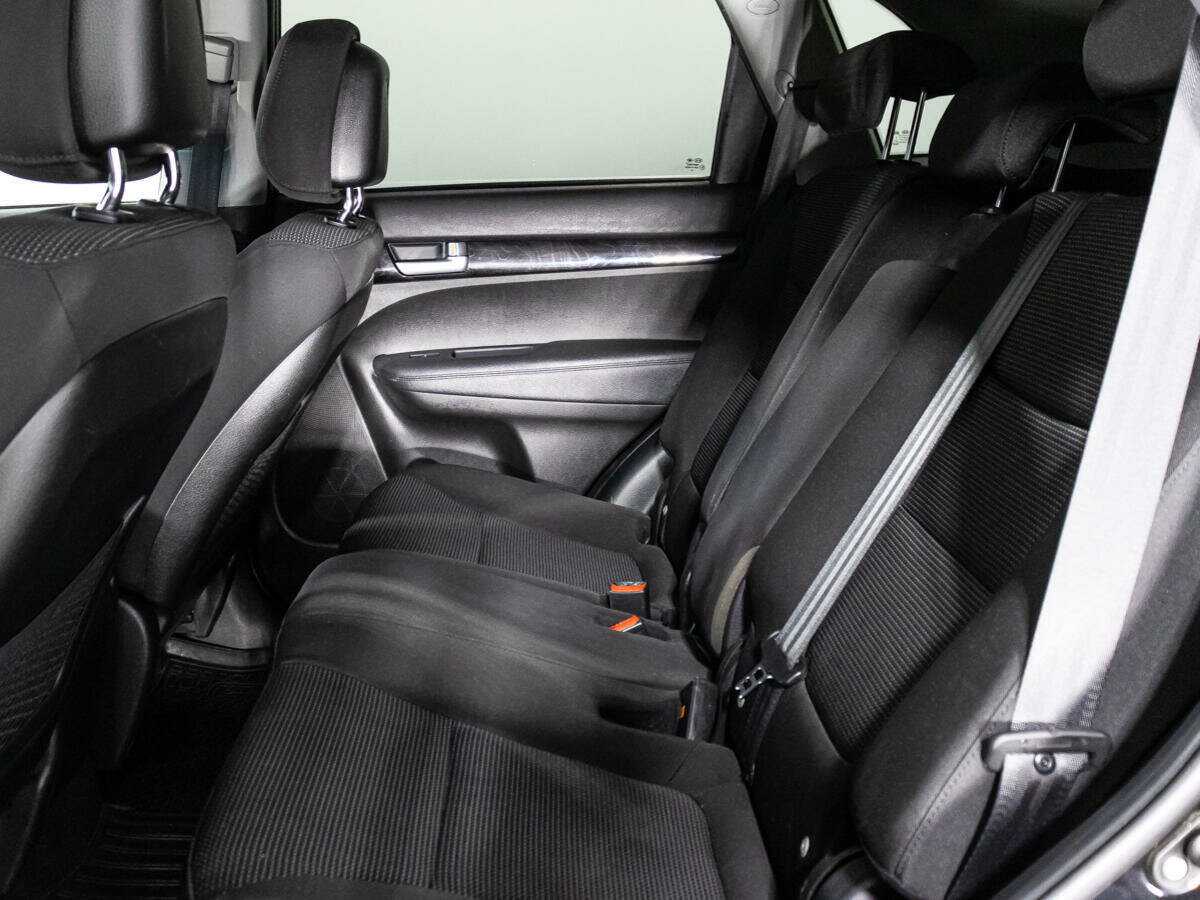 Купить Kia Sorento с пробегом. Фото: #10