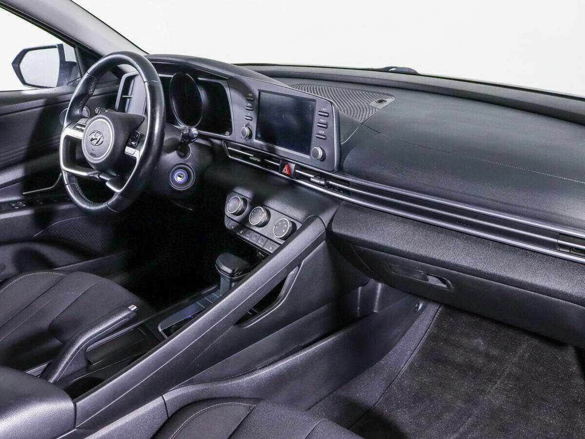 Купить Hyundai Elantra с пробегом. Фото: #8