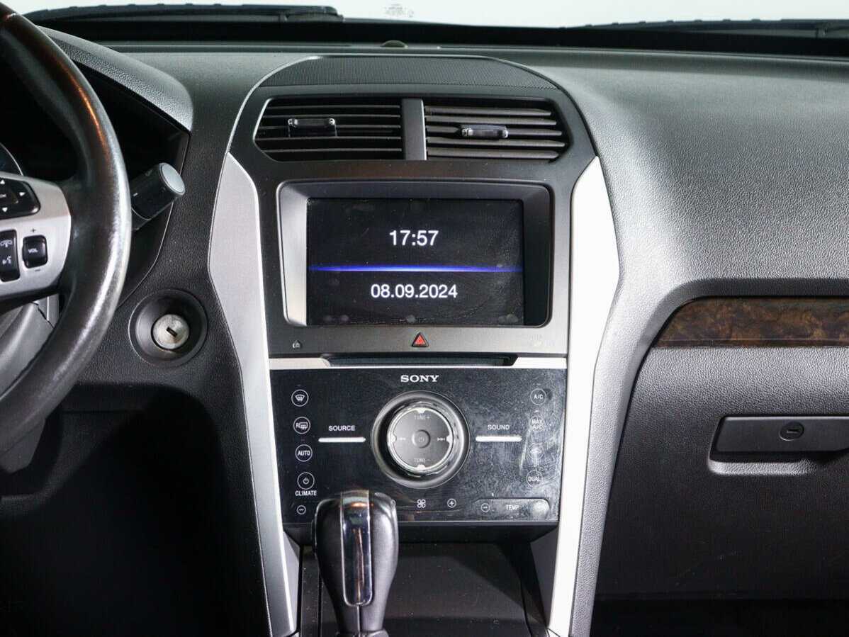 Купить Ford Explorer с пробегом. Фото: #12