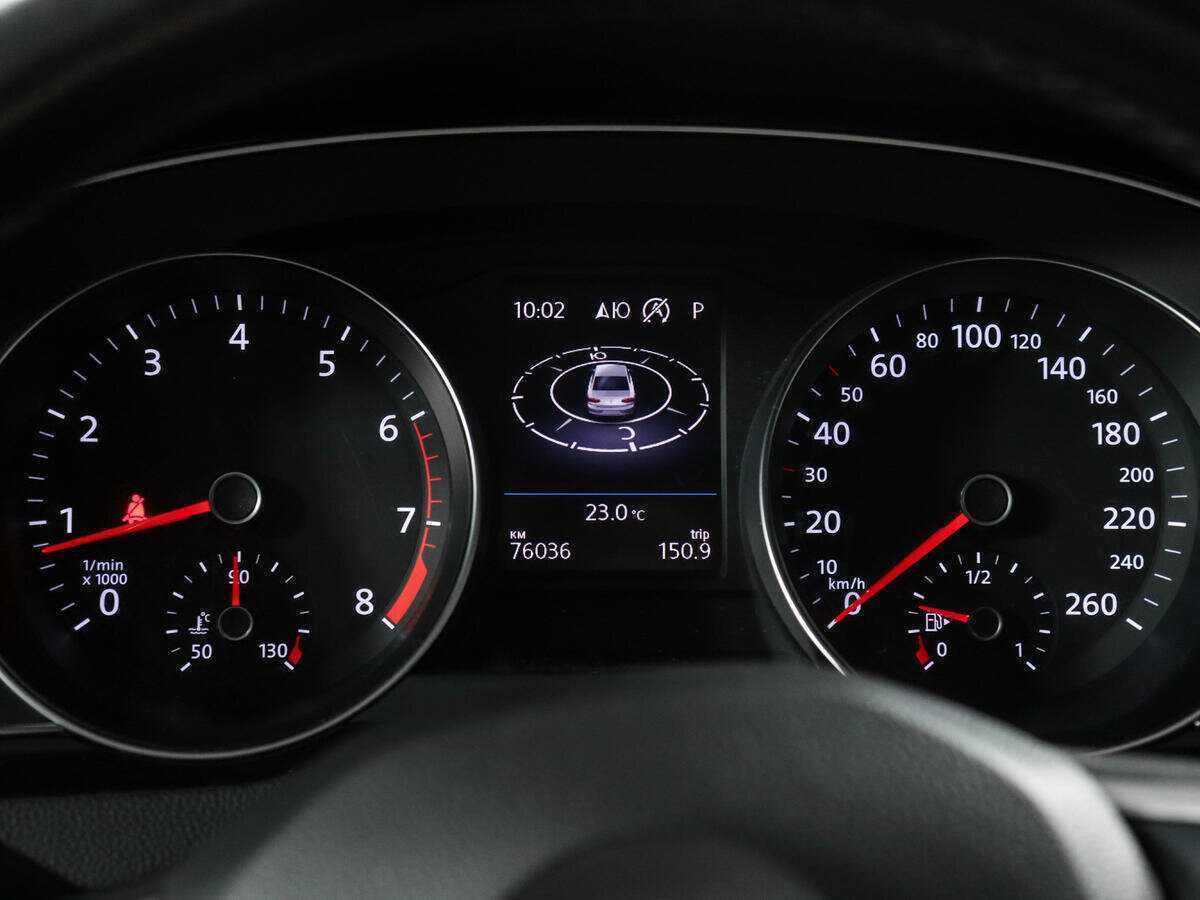 Купить Volkswagen Passat с пробегом. Фото: #10