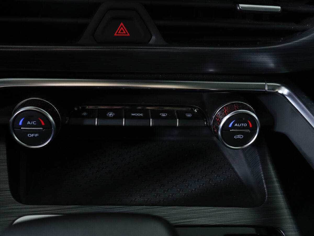 Купить Geely Tugella с пробегом. Фото: #14