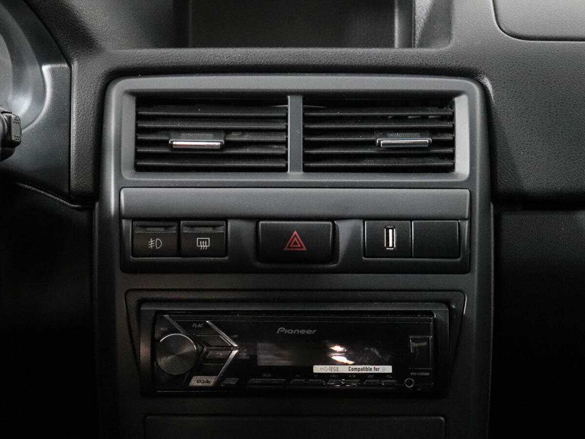 Купить Lada (ВАЗ) Priora с пробегом. Фото: #10