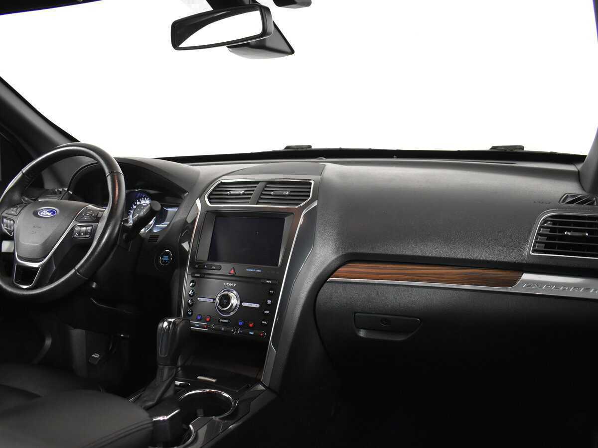 Купить Ford Explorer с пробегом. Фото: #16