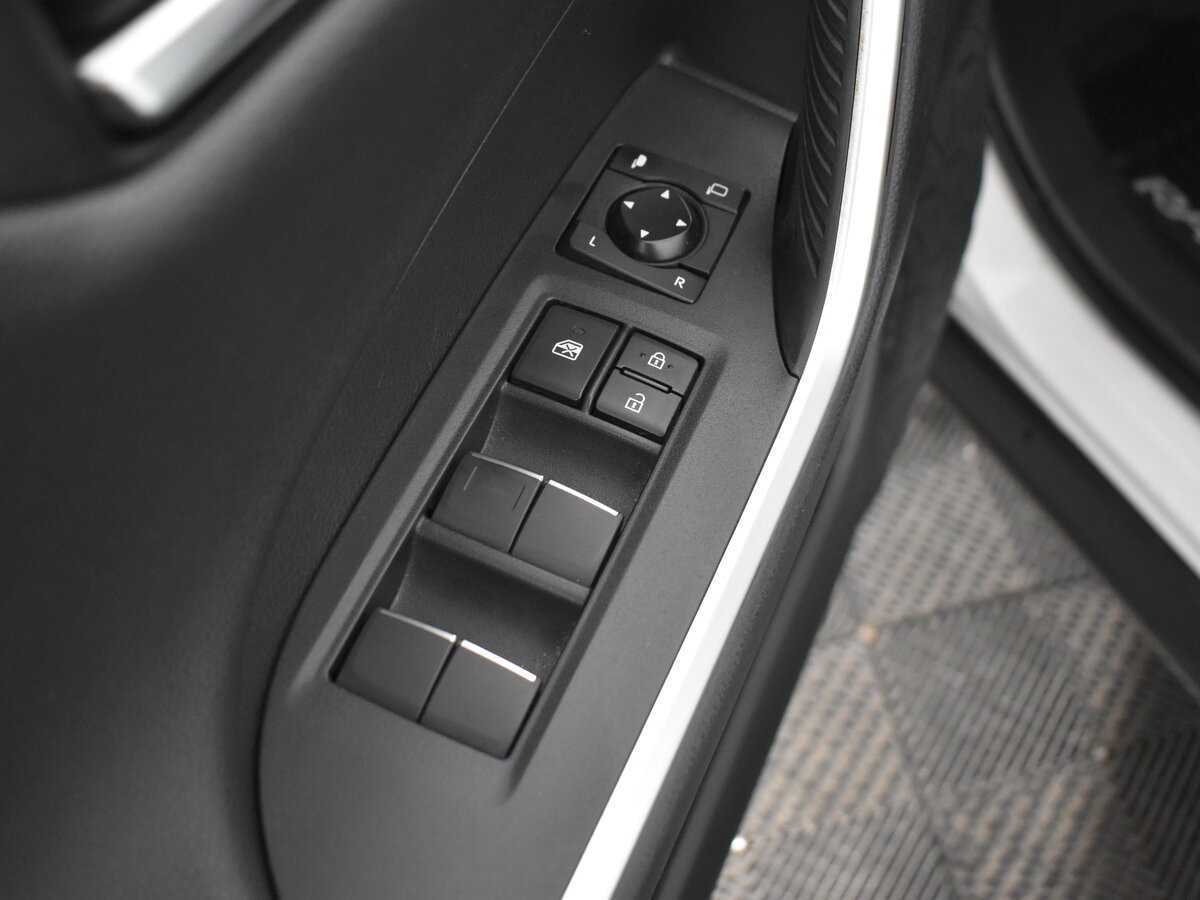 Купить Toyota RAV4 с пробегом. Фото: #10