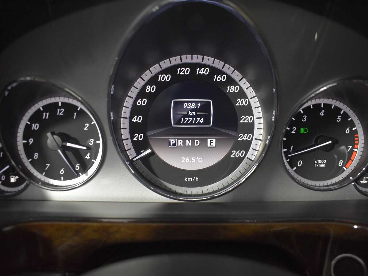 Купить Mercedes-Benz E-Класс с пробегом. Фото: #12