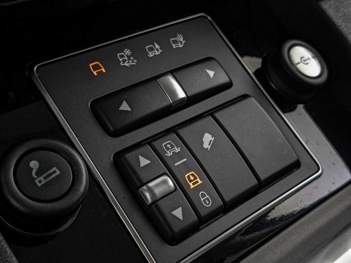 Купить Land Rover Discovery с пробегом. Фото: #21