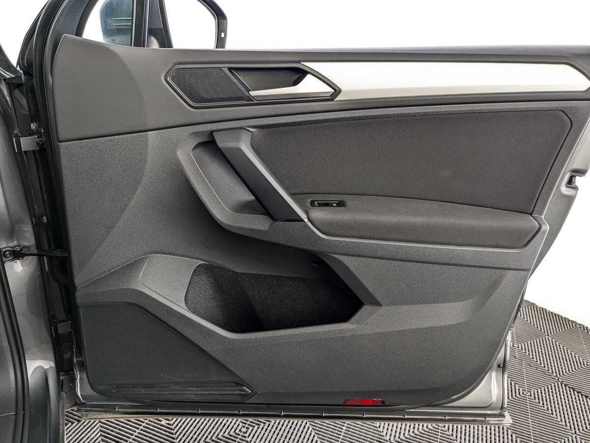 Купить Volkswagen Tiguan с пробегом. Фото: #19