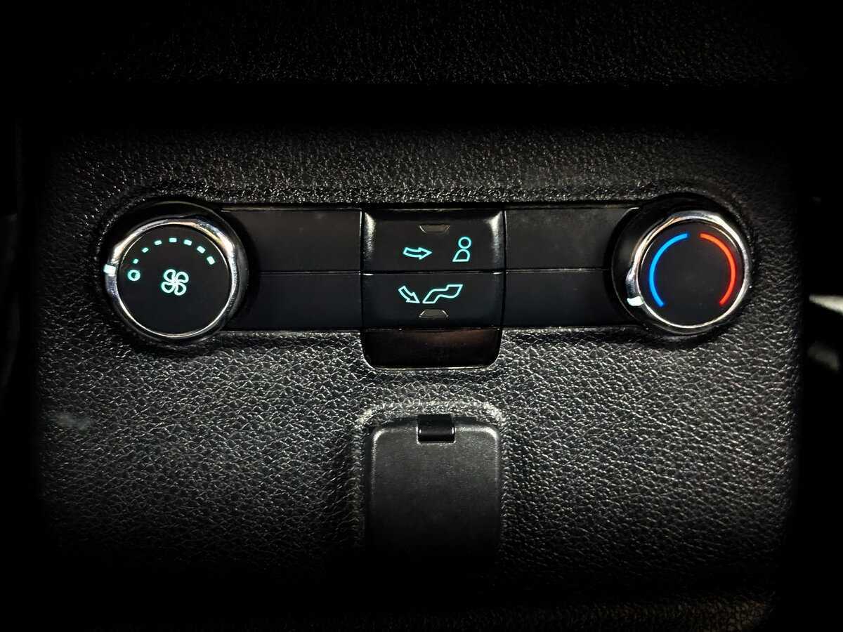 Купить Ford Explorer с пробегом. Фото: #21