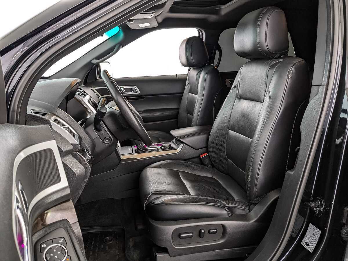 Купить Ford Explorer с пробегом. Фото: #15