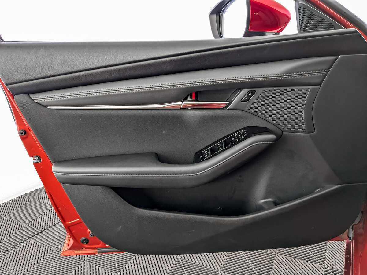 Купить Mazda 3 с пробегом. Фото: #13