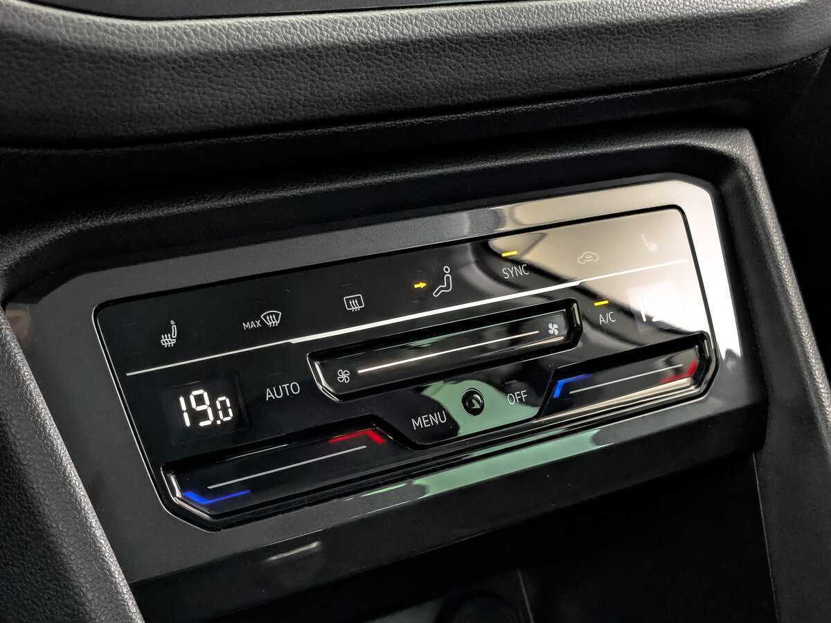 Купить Volkswagen Tiguan с пробегом. Фото: #16