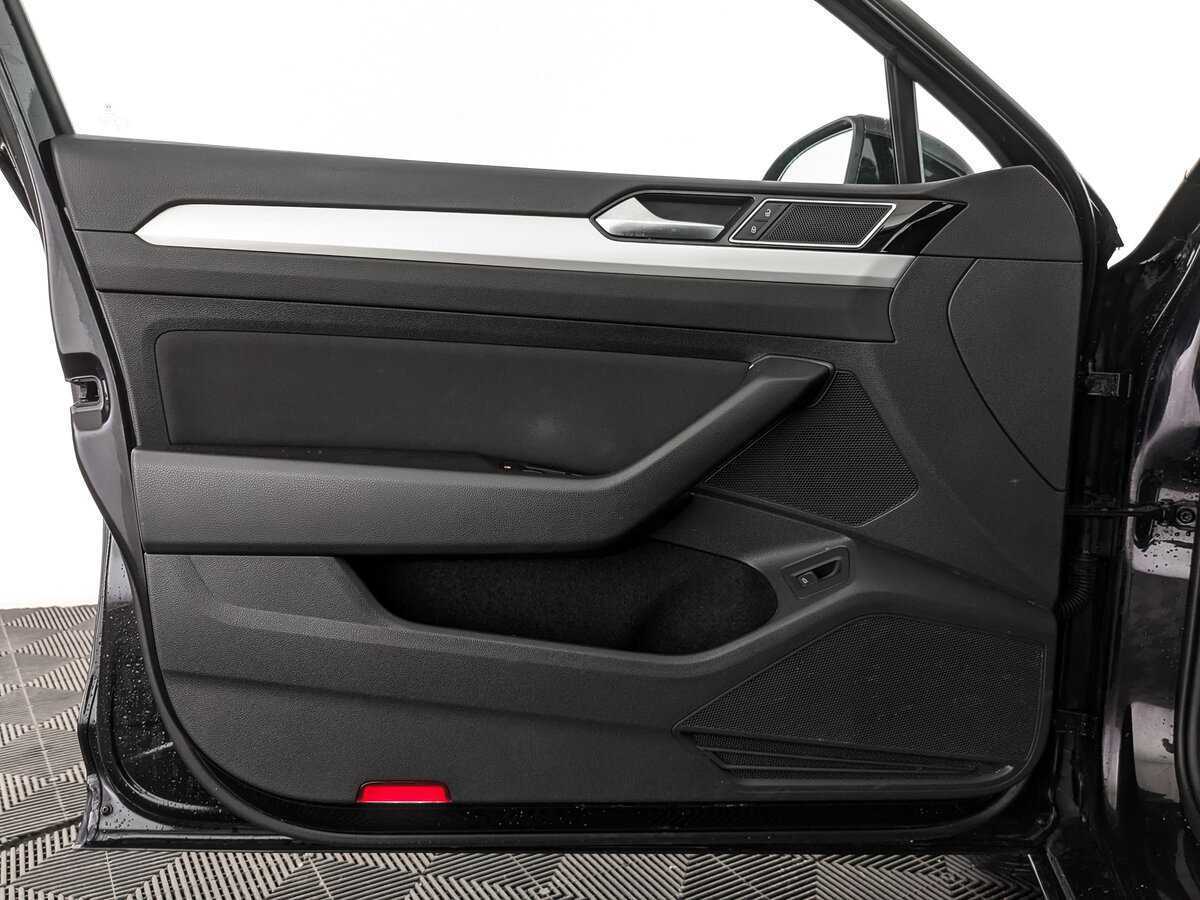 Купить Volkswagen Passat с пробегом. Фото: #14