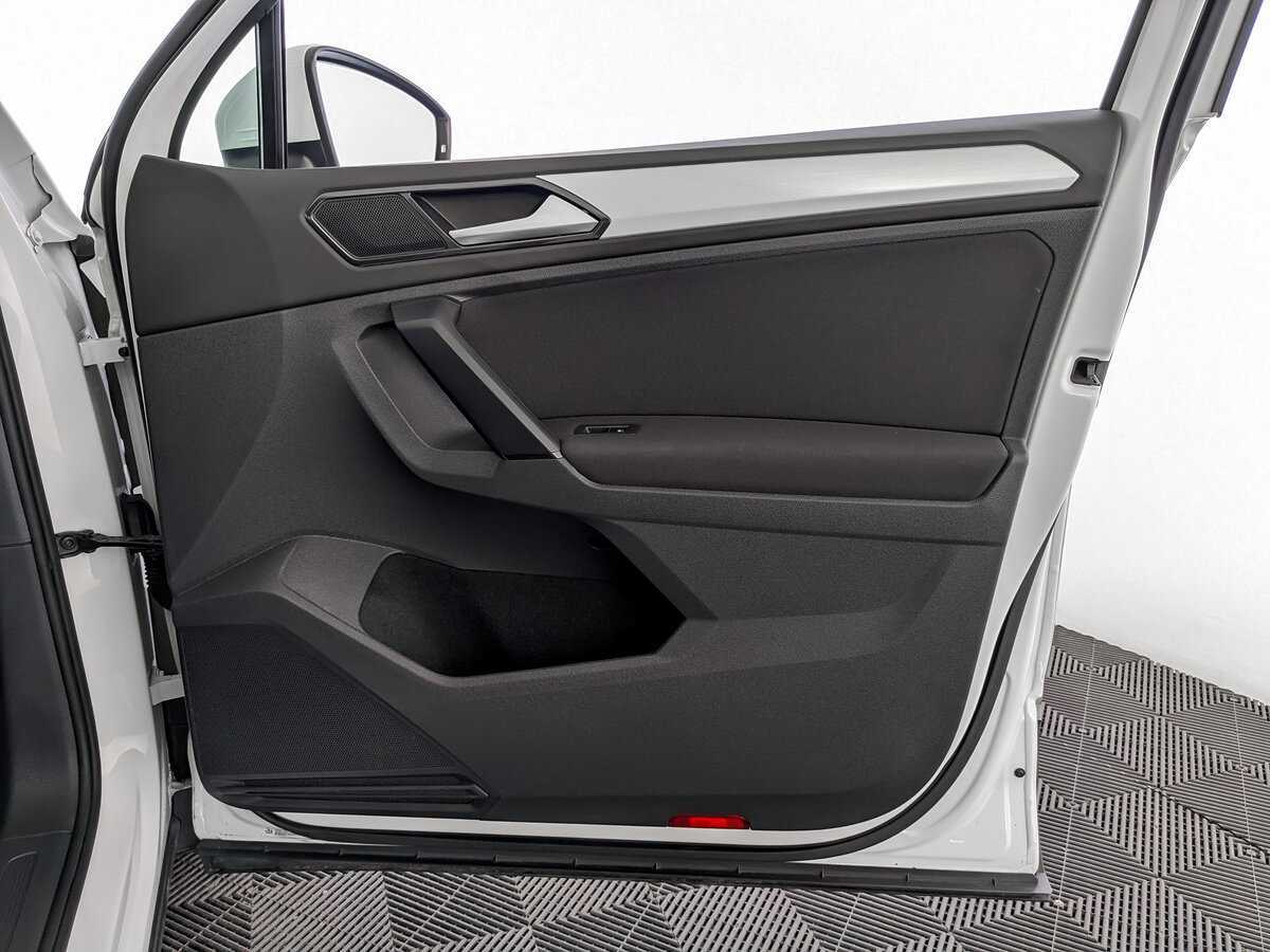 Купить Volkswagen Tiguan с пробегом. Фото: #19