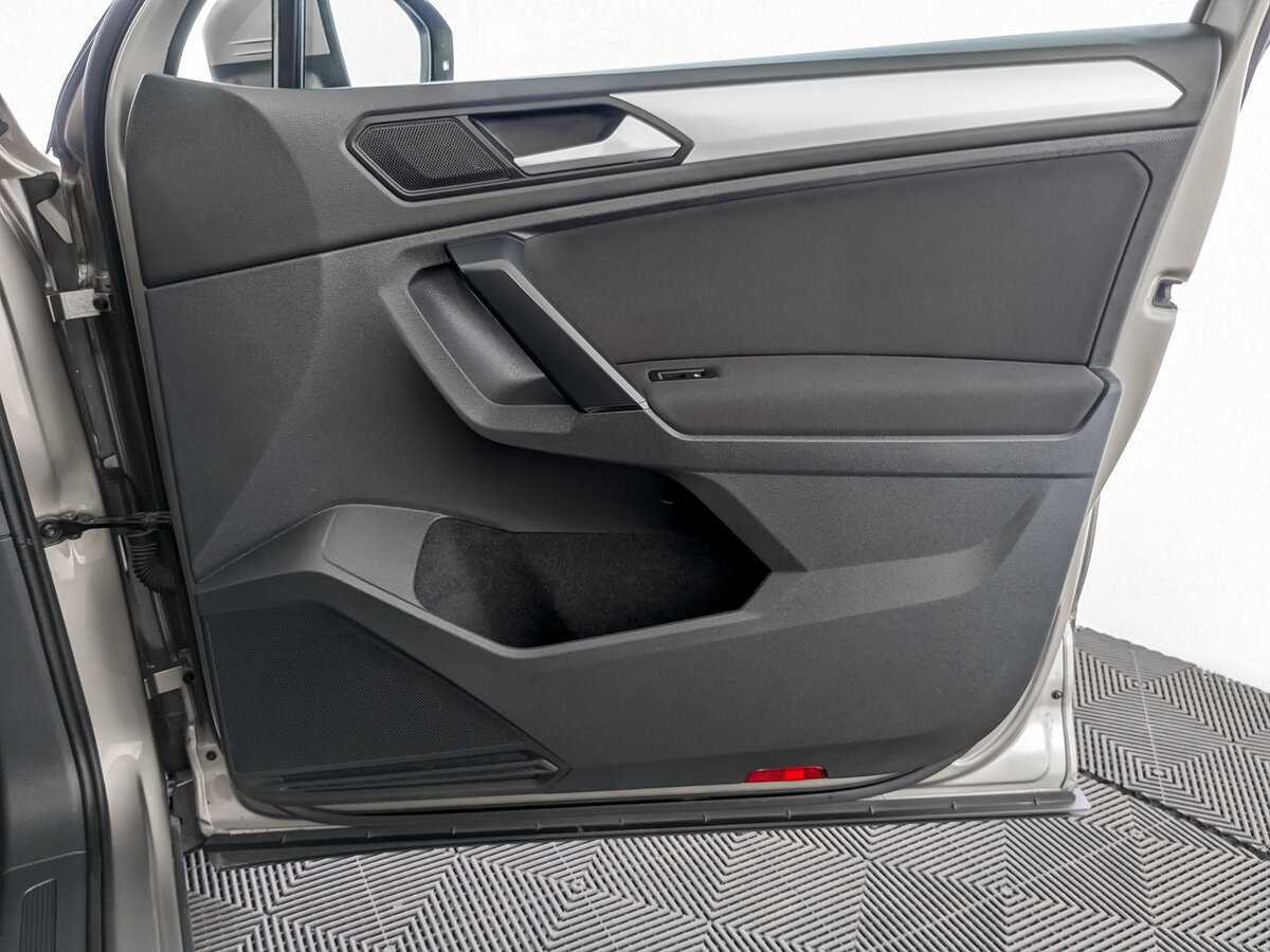 Купить Volkswagen Tiguan с пробегом. Фото: #19
