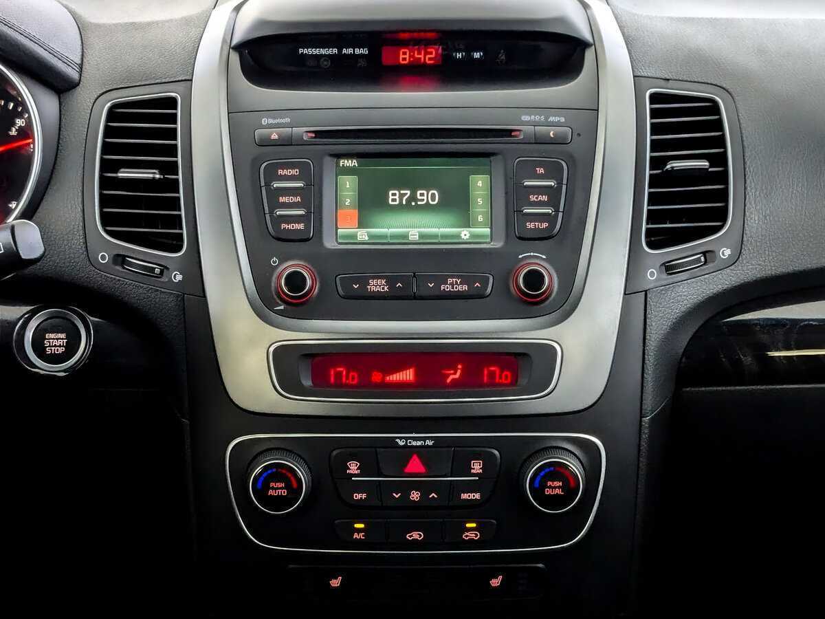 Купить Kia Sorento с пробегом. Фото: #12