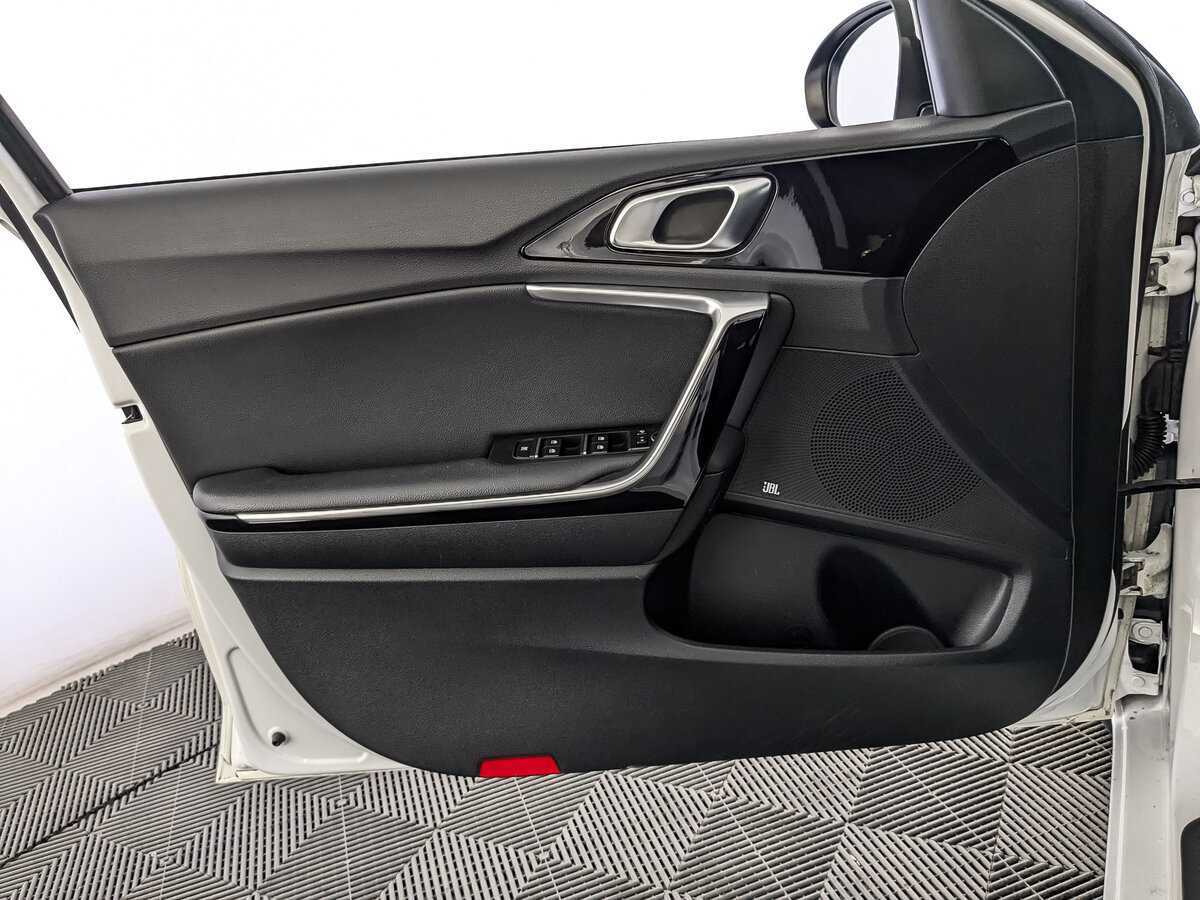 Купить Kia Ceed с пробегом. Фото: #13