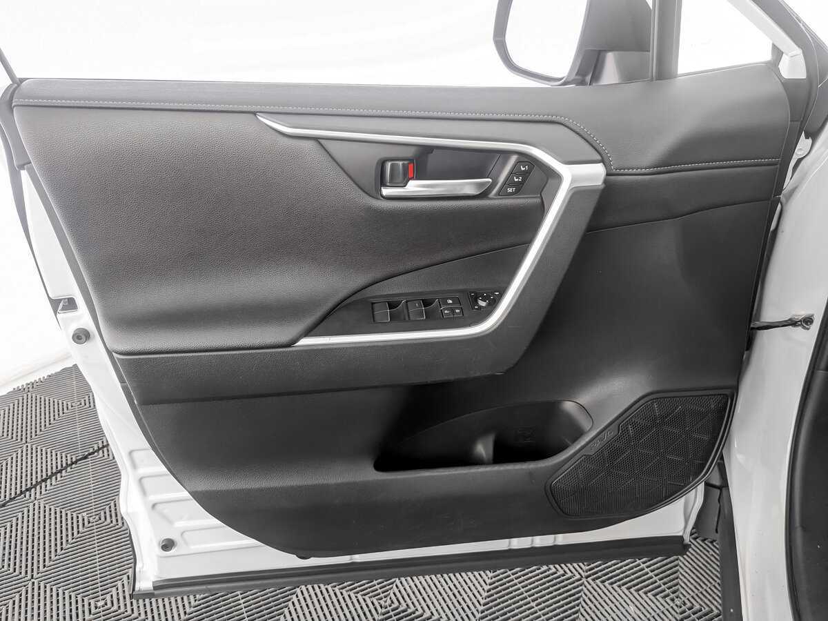 Купить Toyota RAV4 с пробегом. Фото: #14