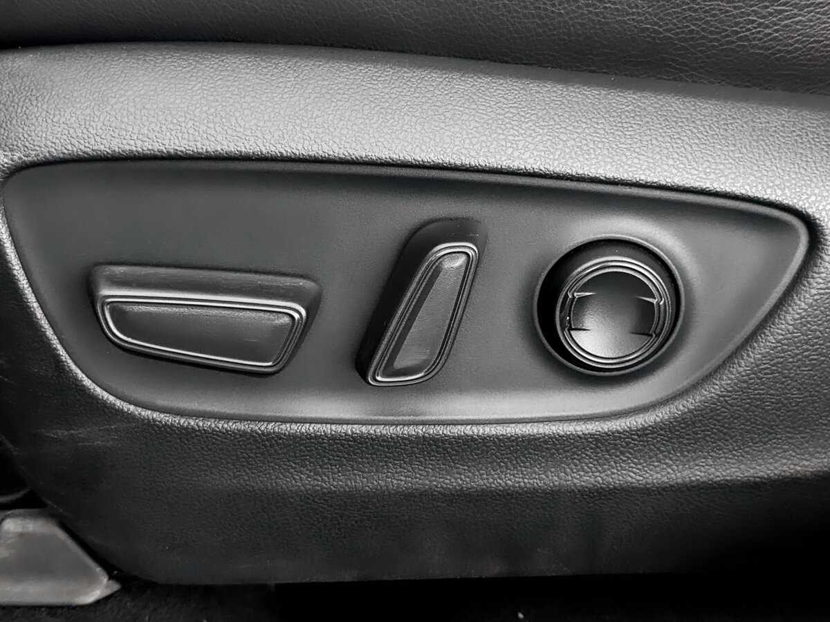 Купить Toyota RAV4 с пробегом. Фото: #15