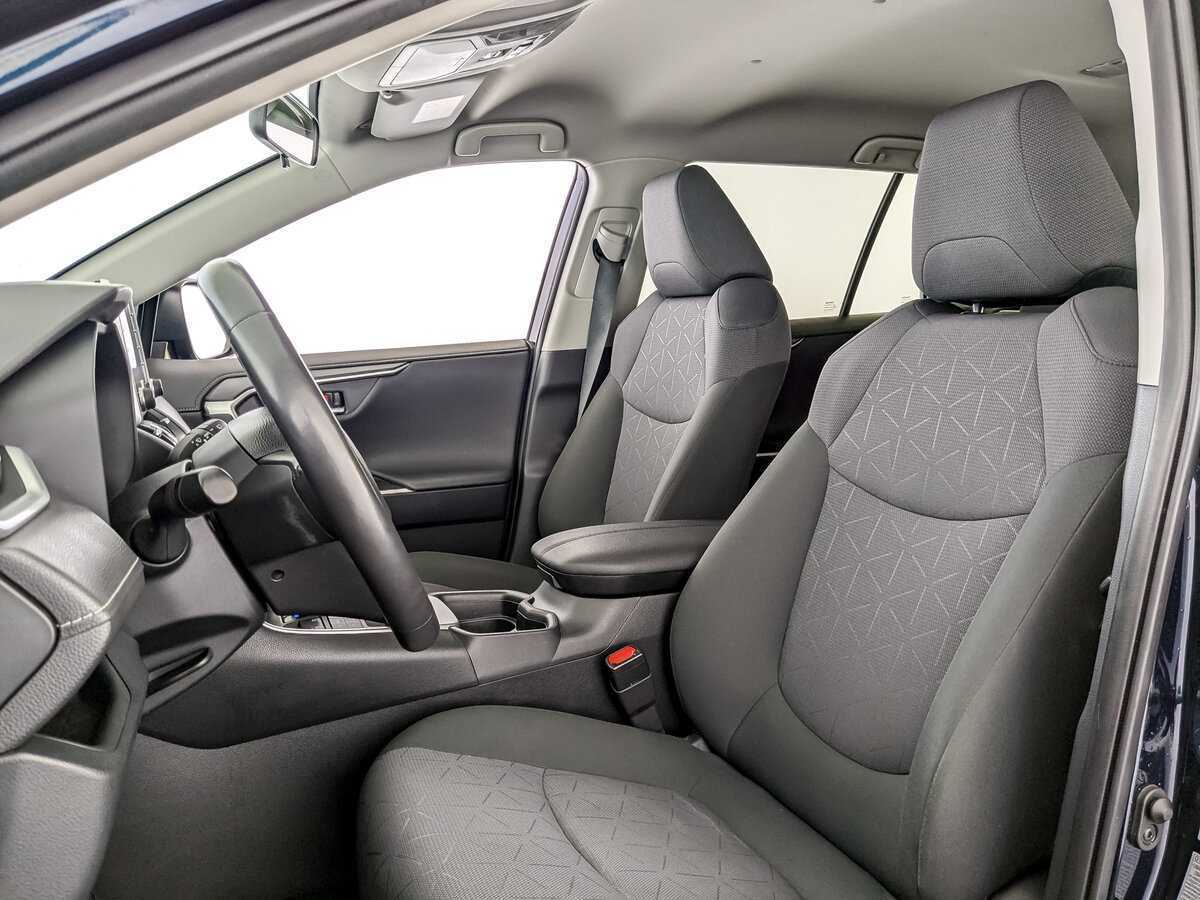 Купить Toyota RAV4 с пробегом. Фото: #4