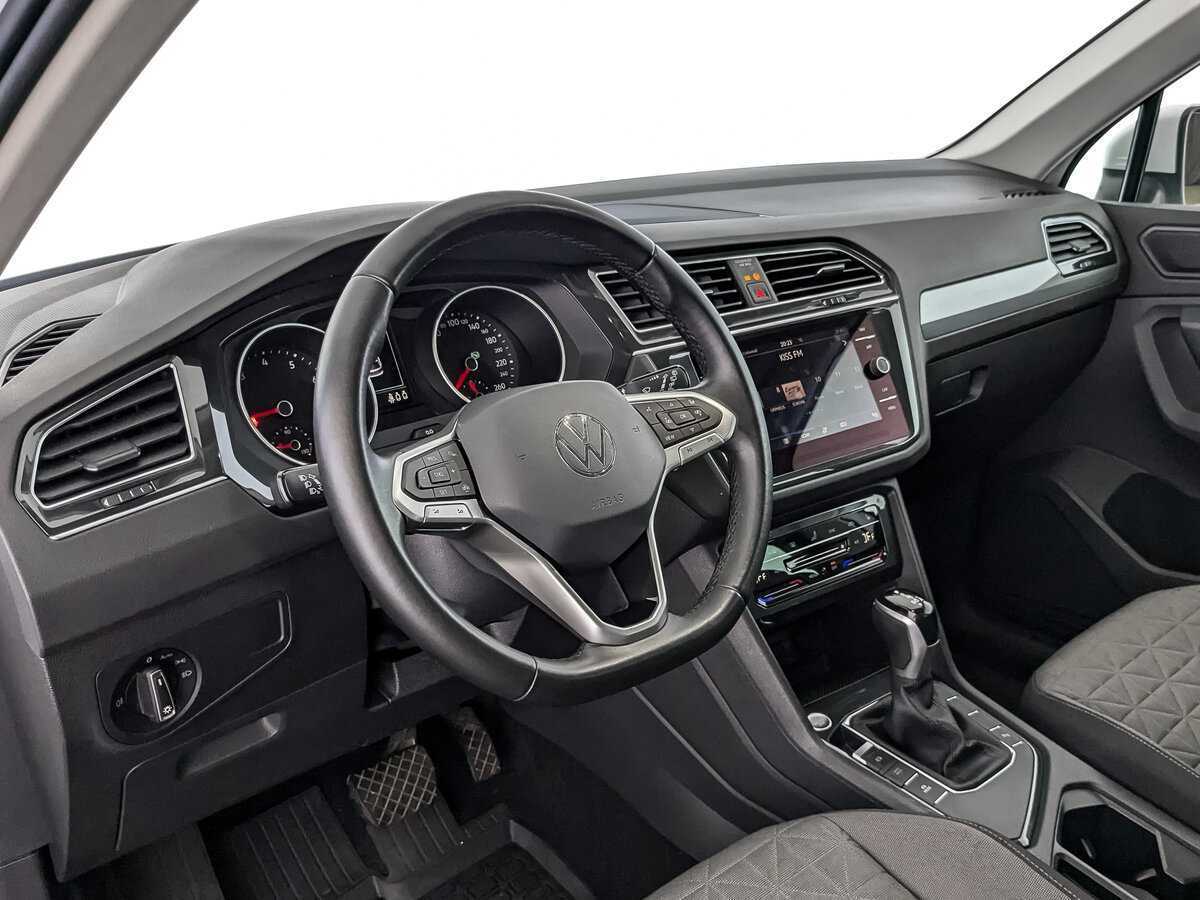 Купить Volkswagen Tiguan с пробегом. Фото: #10