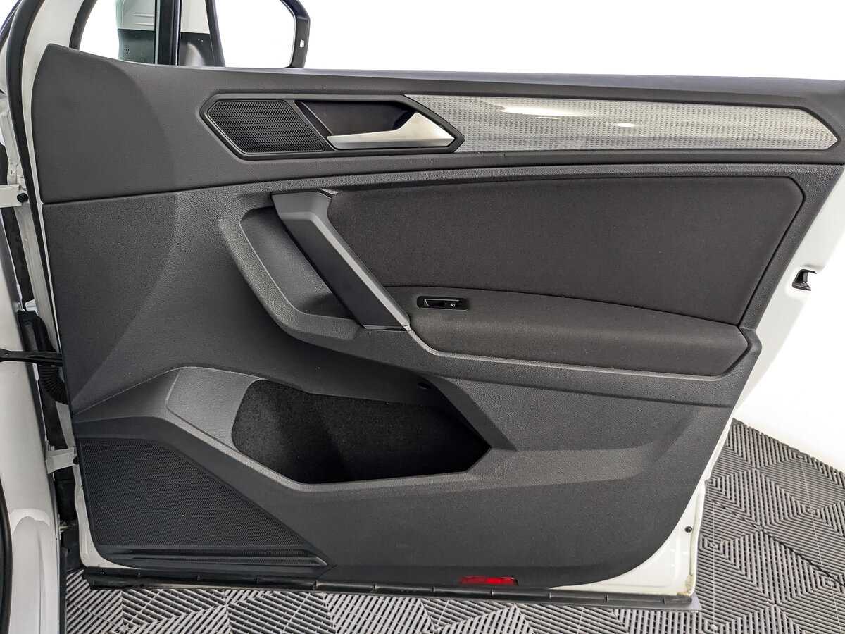 Купить Volkswagen Tiguan с пробегом. Фото: #20