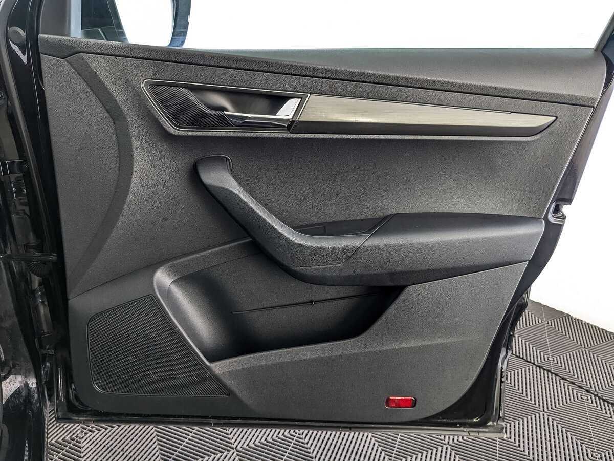 Купить Skoda Karoq с пробегом. Фото: #18