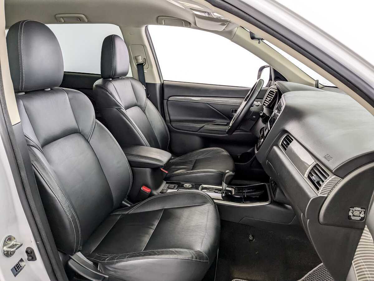 Купить Mitsubishi Outlander с пробегом. Фото: #19