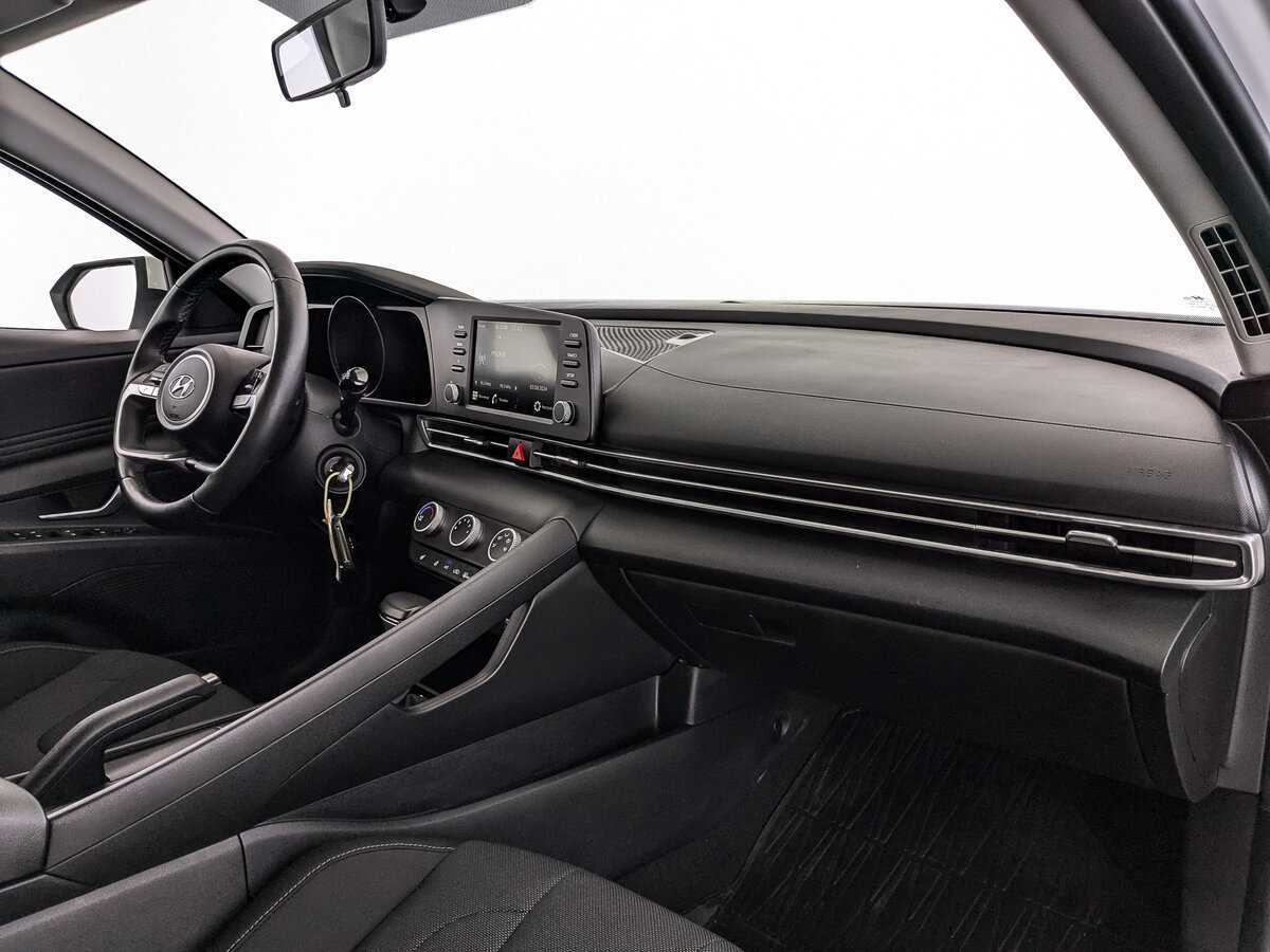 Купить Hyundai Elantra с пробегом. Фото: #8