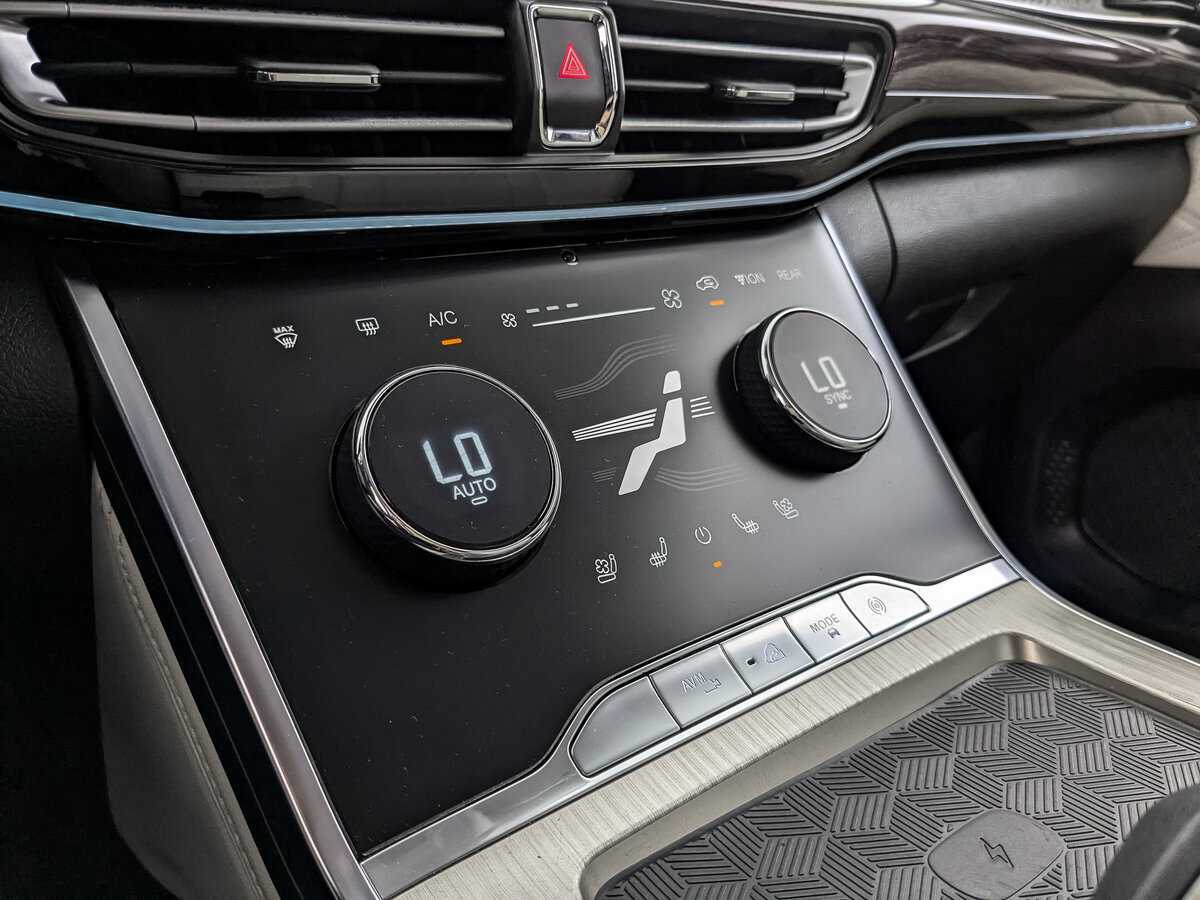 Купить EXEED VX с пробегом. Фото: #16