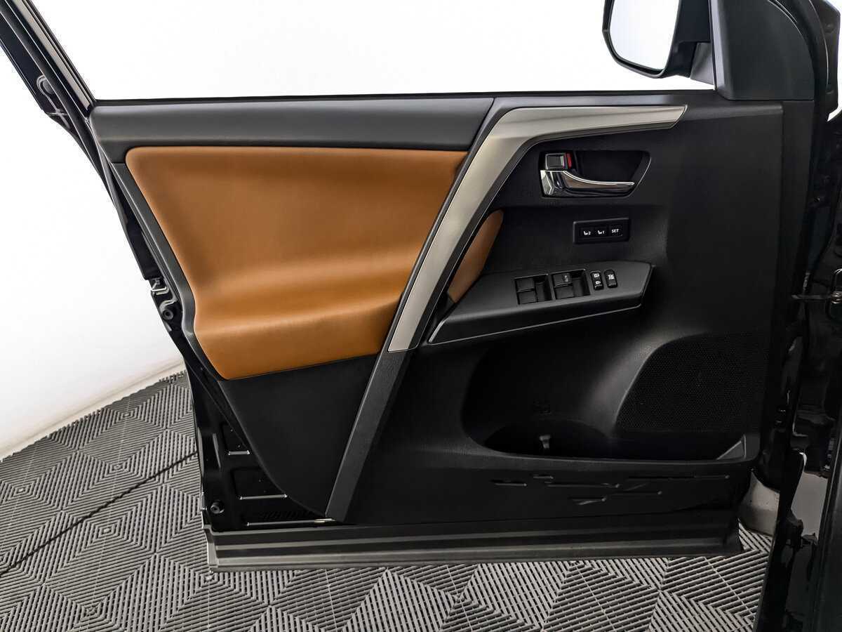 Купить Toyota RAV4 с пробегом. Фото: #14