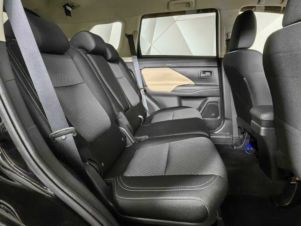 Купить Mitsubishi Outlander с пробегом. Фото: #11