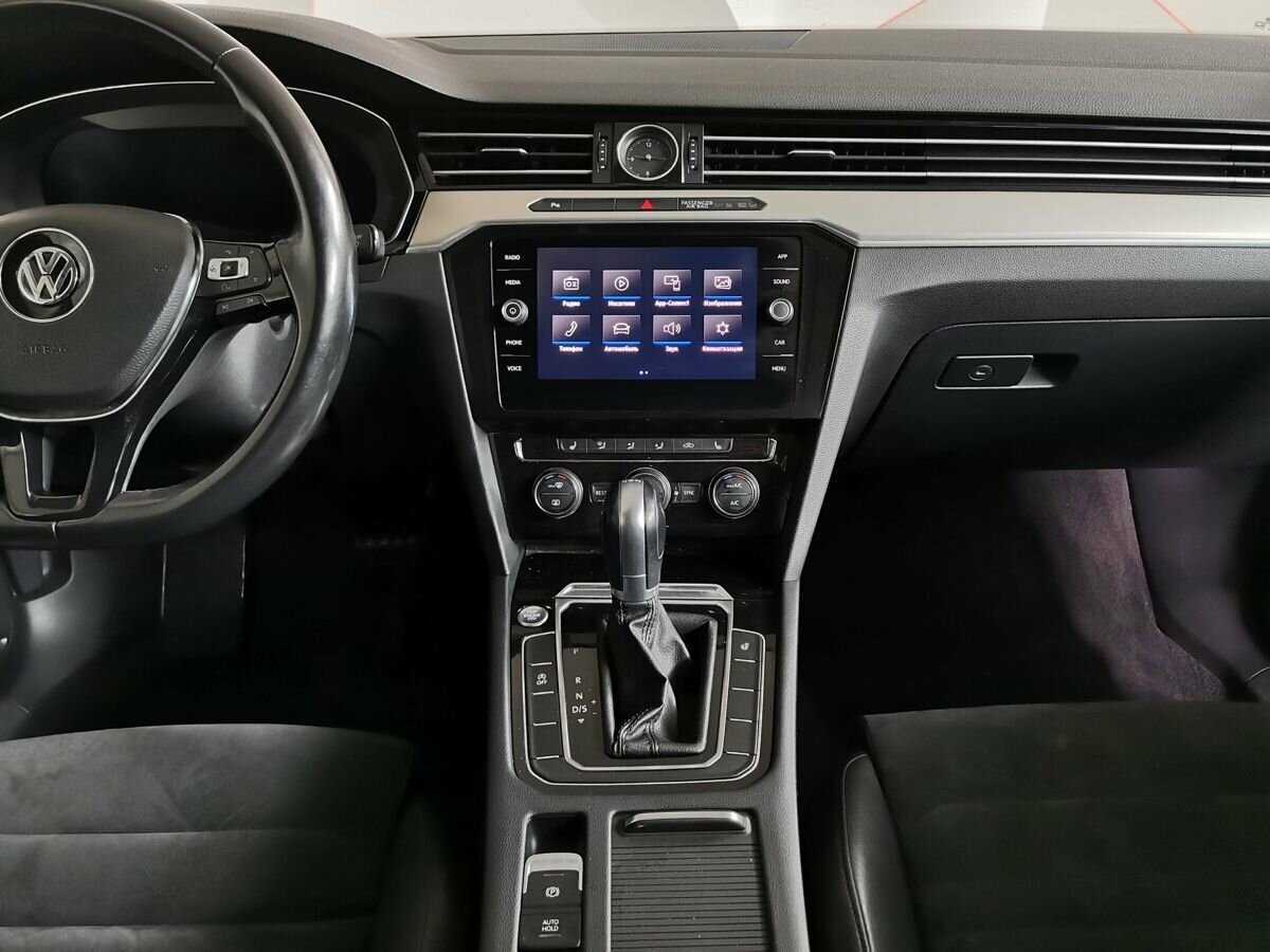 Купить Volkswagen Passat с пробегом. Фото: #10