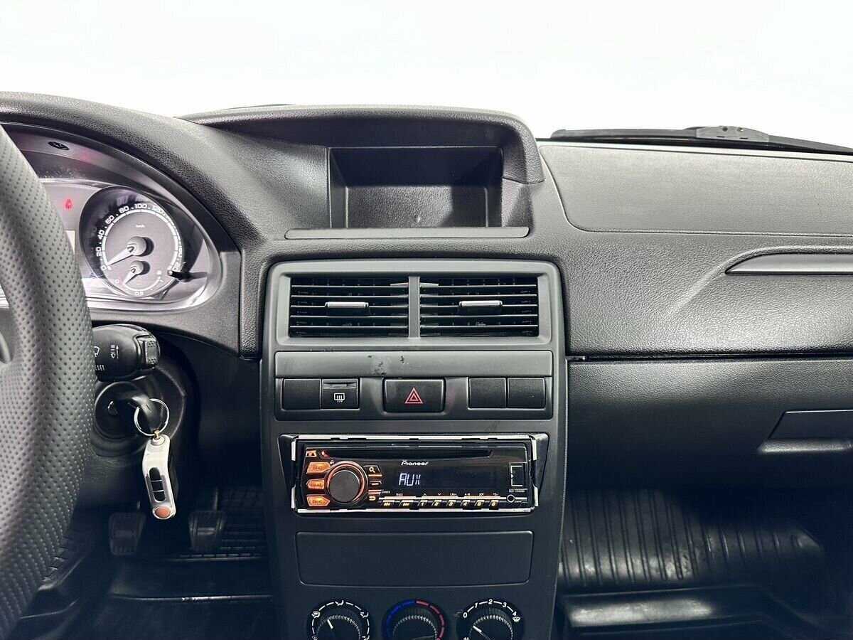 Купить Lada (ВАЗ) Priora с пробегом. Фото: #11