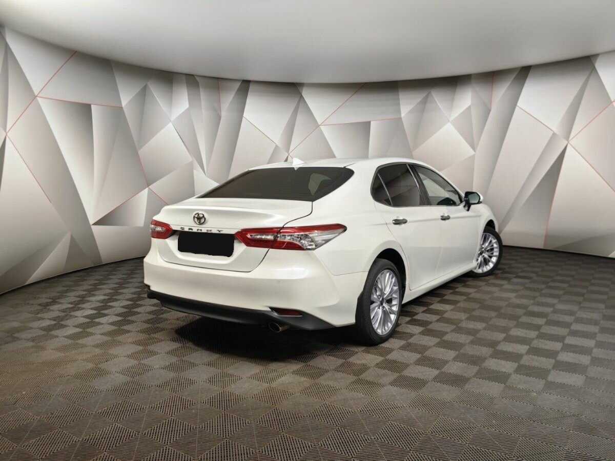 Купить Toyota Camry с пробегом. Фото: #1