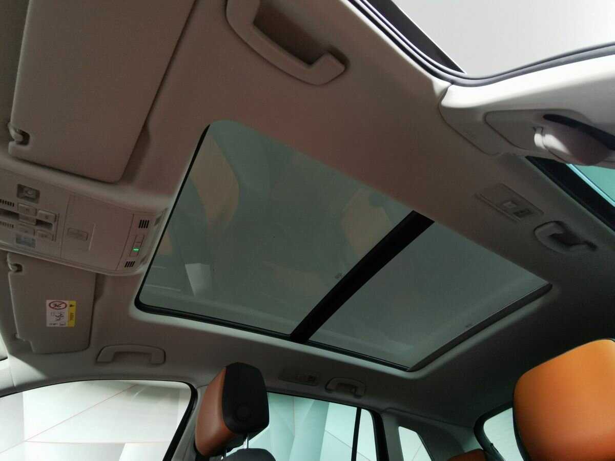 Купить Volkswagen Tiguan с пробегом. Фото: #18