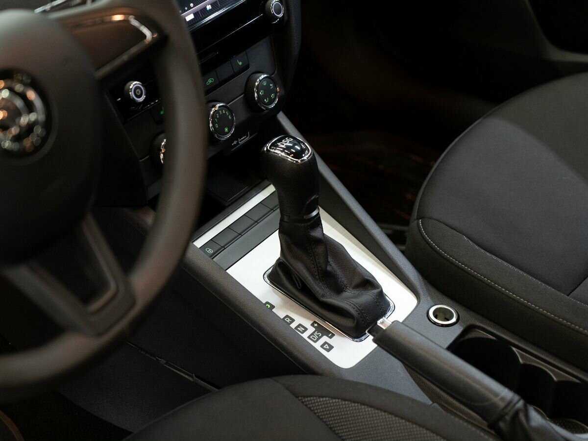 Купить Skoda Octavia с пробегом. Фото: #10