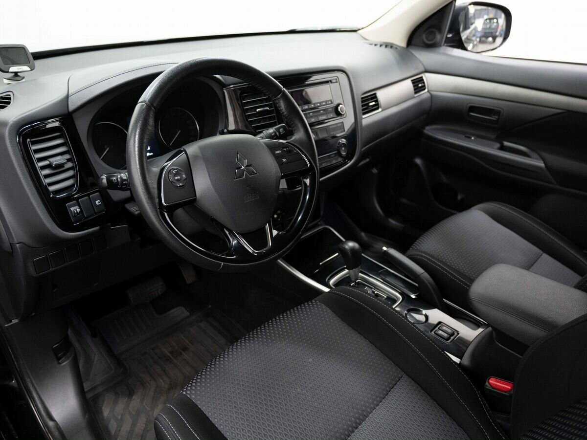 Купить Mitsubishi Outlander с пробегом. Фото: #6