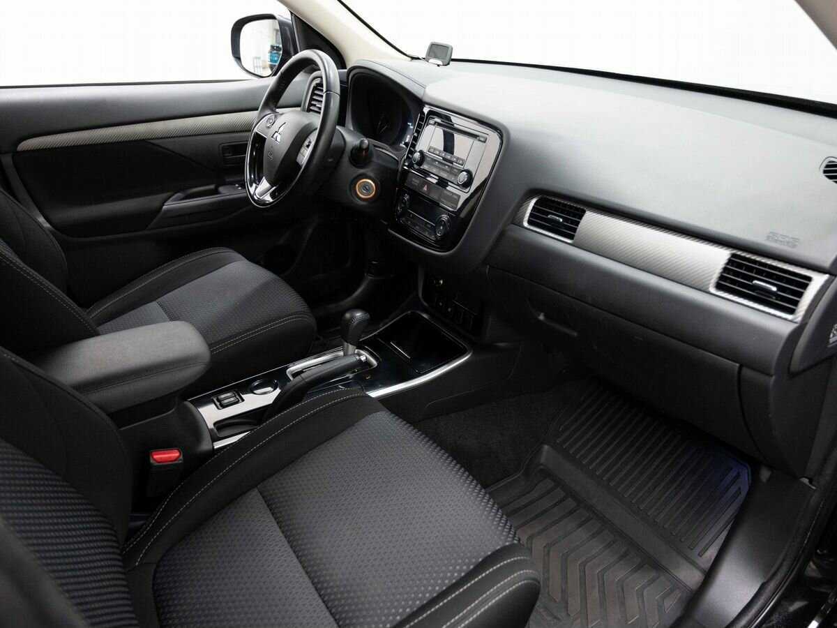 Купить Mitsubishi Outlander с пробегом. Фото: #10
