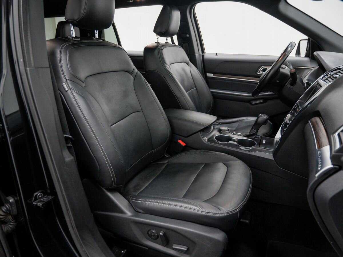 Купить Ford Explorer с пробегом. Фото: #7