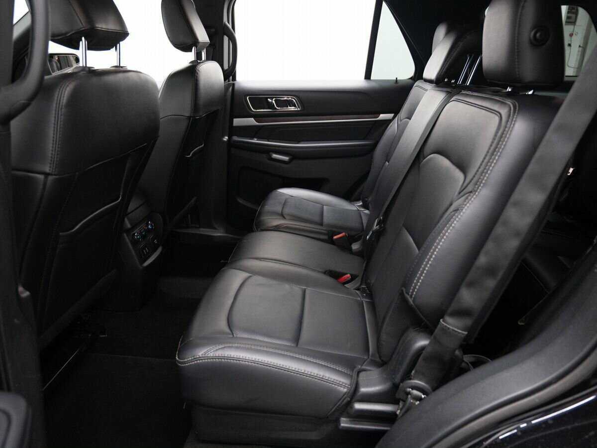 Купить Ford Explorer с пробегом. Фото: #8