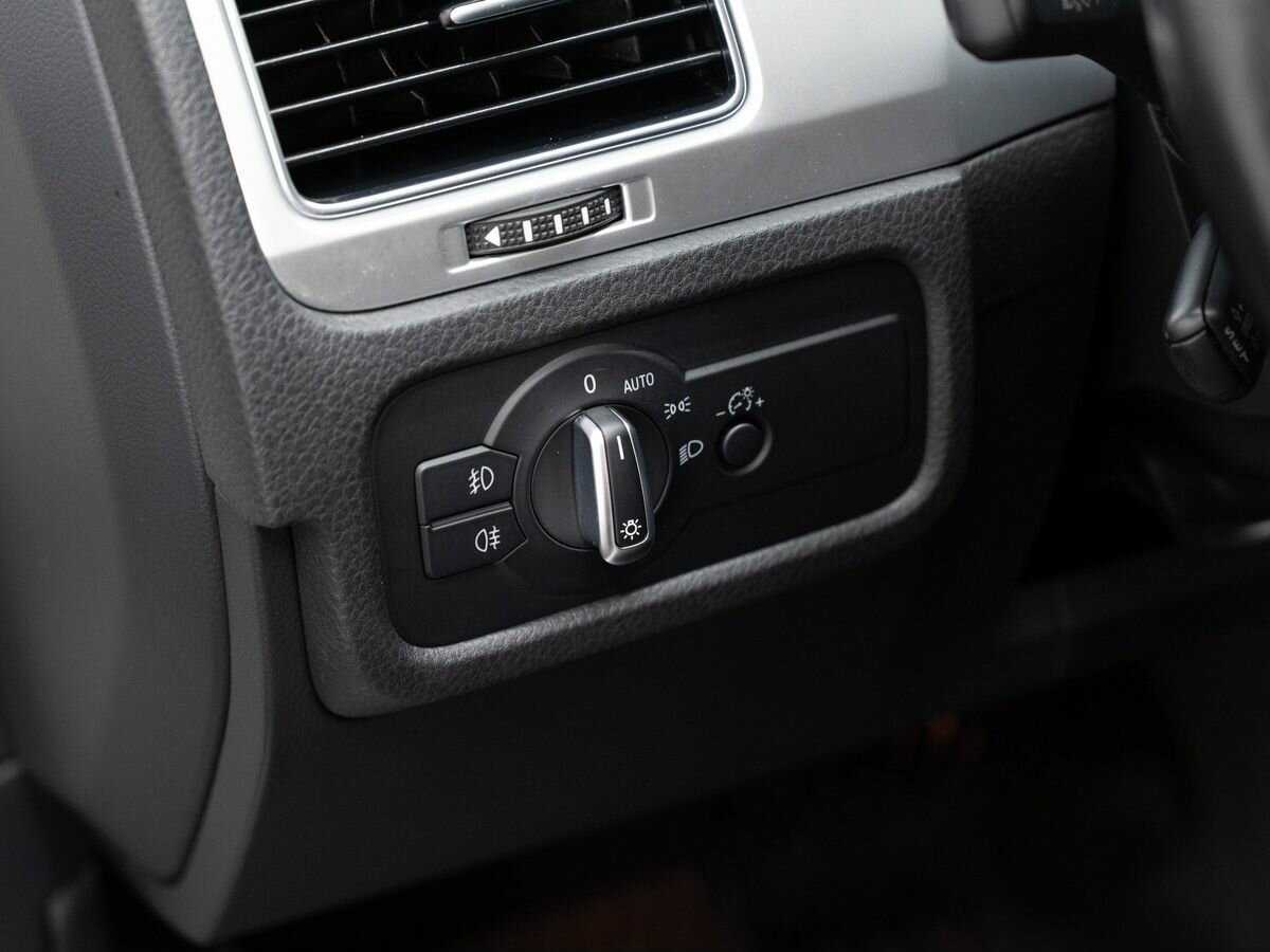 Купить Volkswagen Touareg с пробегом. Фото: #16