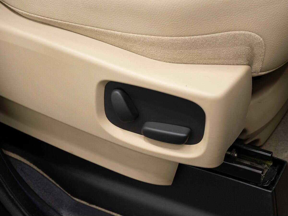 Купить Land Rover Discovery с пробегом. Фото: #12