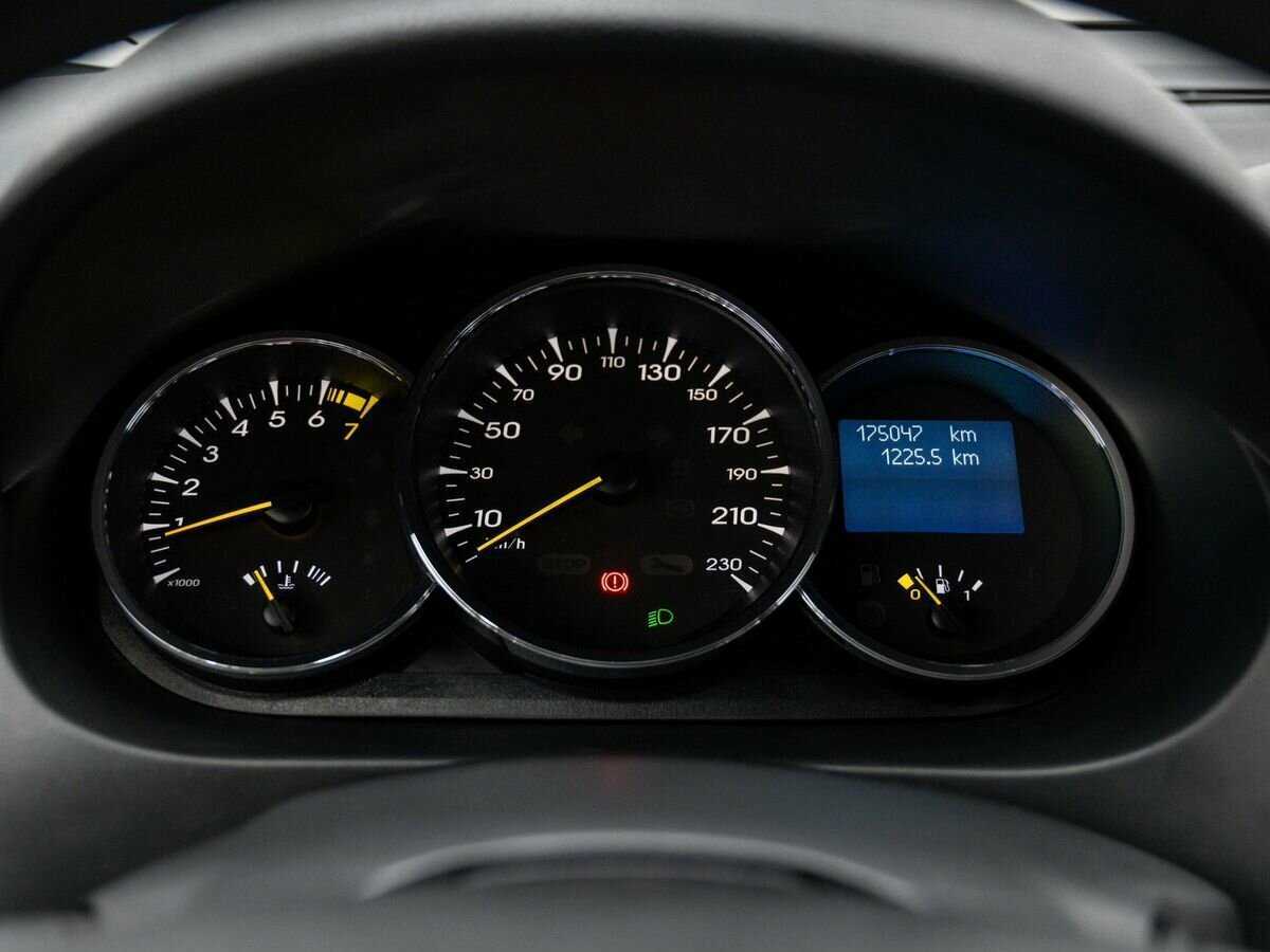 Купить Renault Fluence с пробегом. Фото: #19