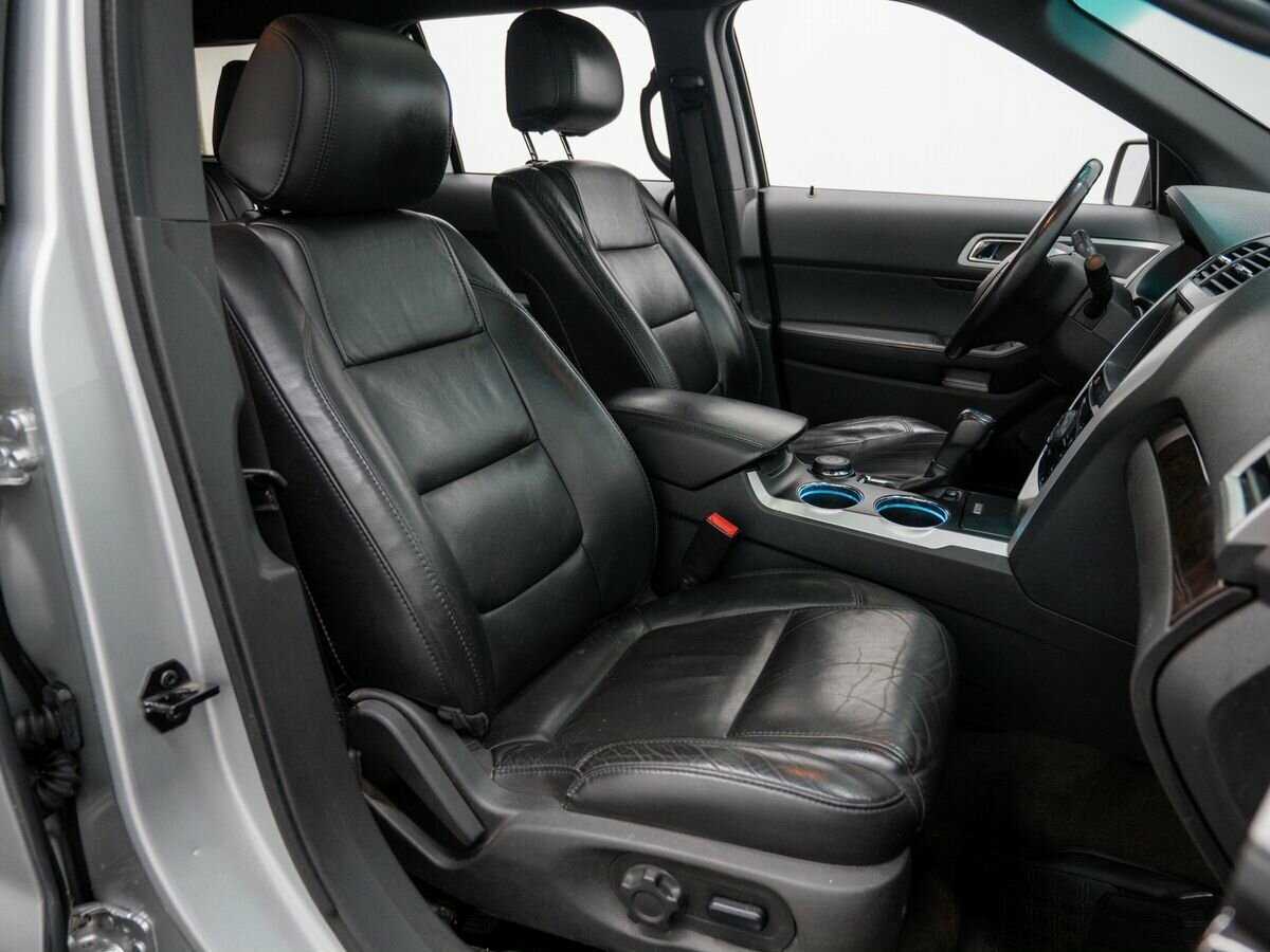 Купить Ford Explorer с пробегом. Фото: #7