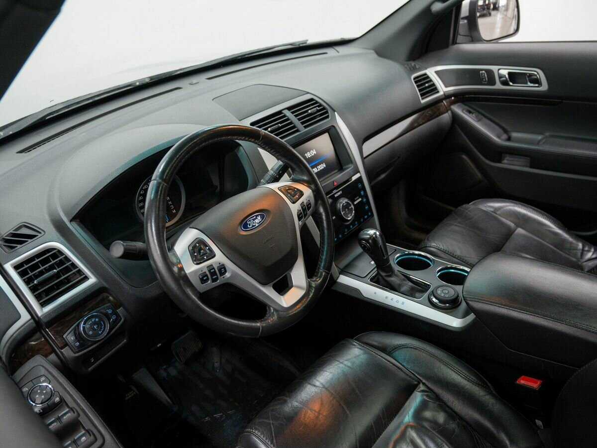 Купить Ford Explorer с пробегом. Фото: #13