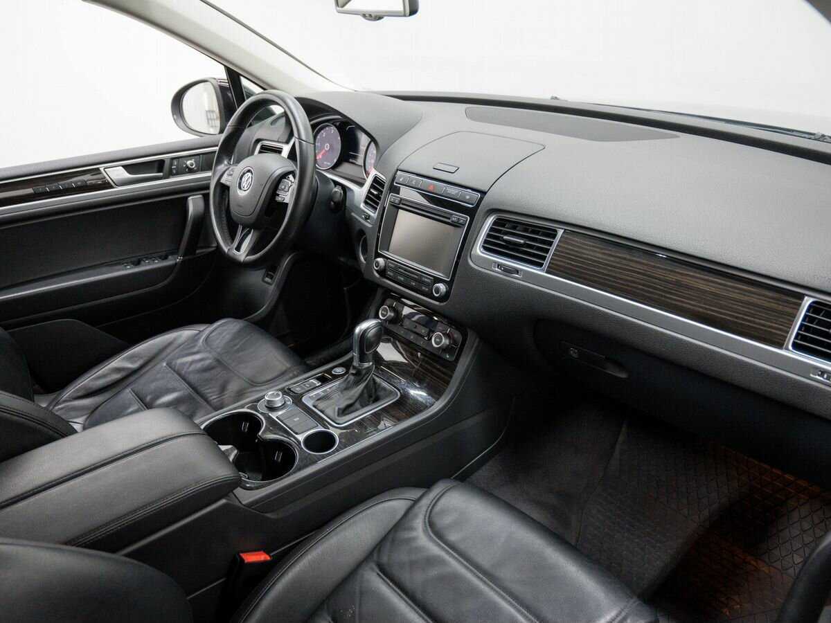 Купить Volkswagen Touareg с пробегом. Фото: #6